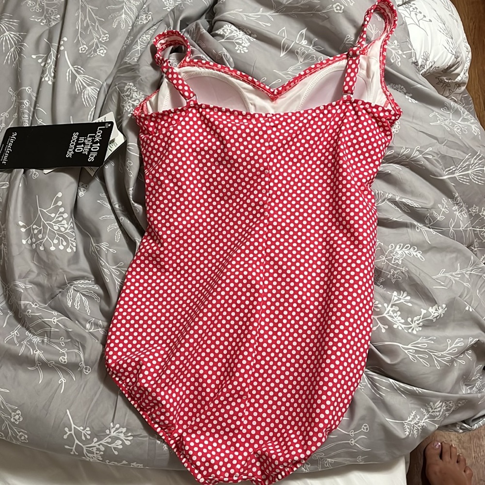 Miraclesuit Swimsuit - Picture 3 of 7